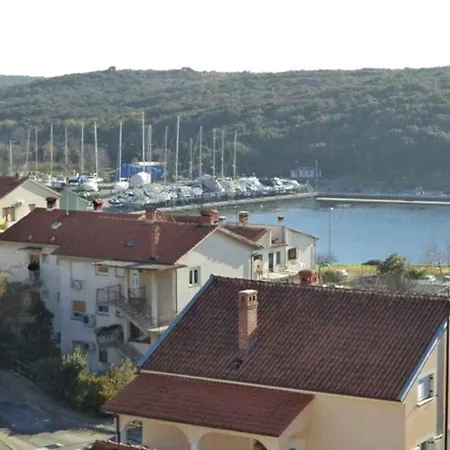 Two-bedroom In Ii Daire Pula