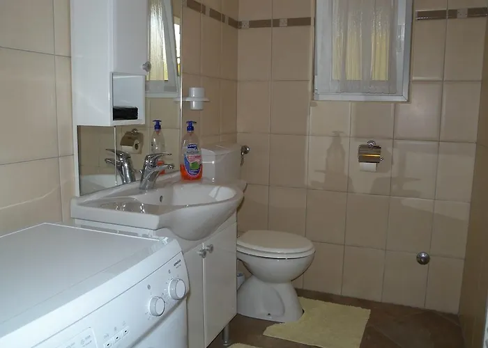 Two-bedroom In Ii Apartment *