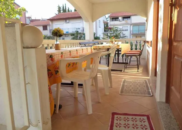 Two-bedroom In Ii * פולה