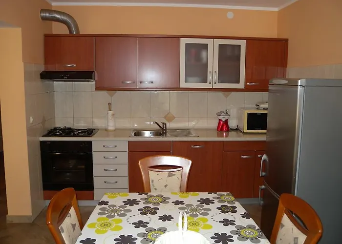 Two-bedroom In Ii פולה