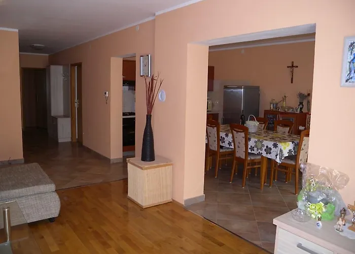 Two-bedroom In Ii * פולה