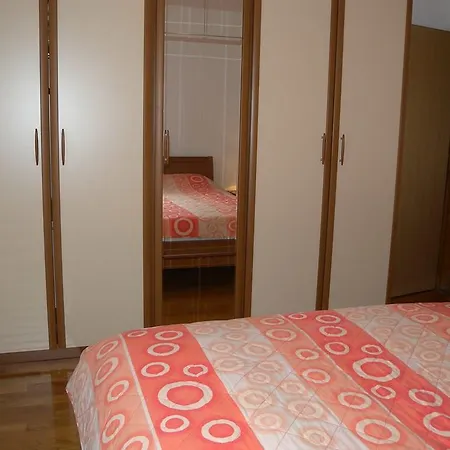 Two-bedroom In Ii Lägenhet *