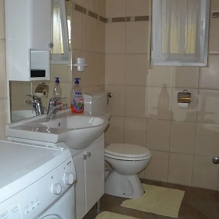 Two-bedroom In Ii Lägenhet *